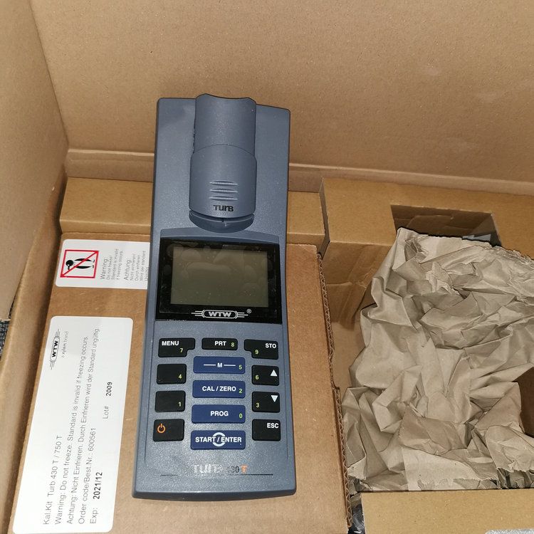 Portable turbidimeter